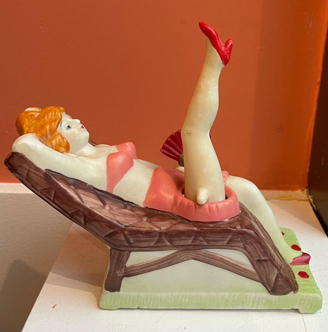 1940's "Naughty Nodder" Vintage Ash Tray