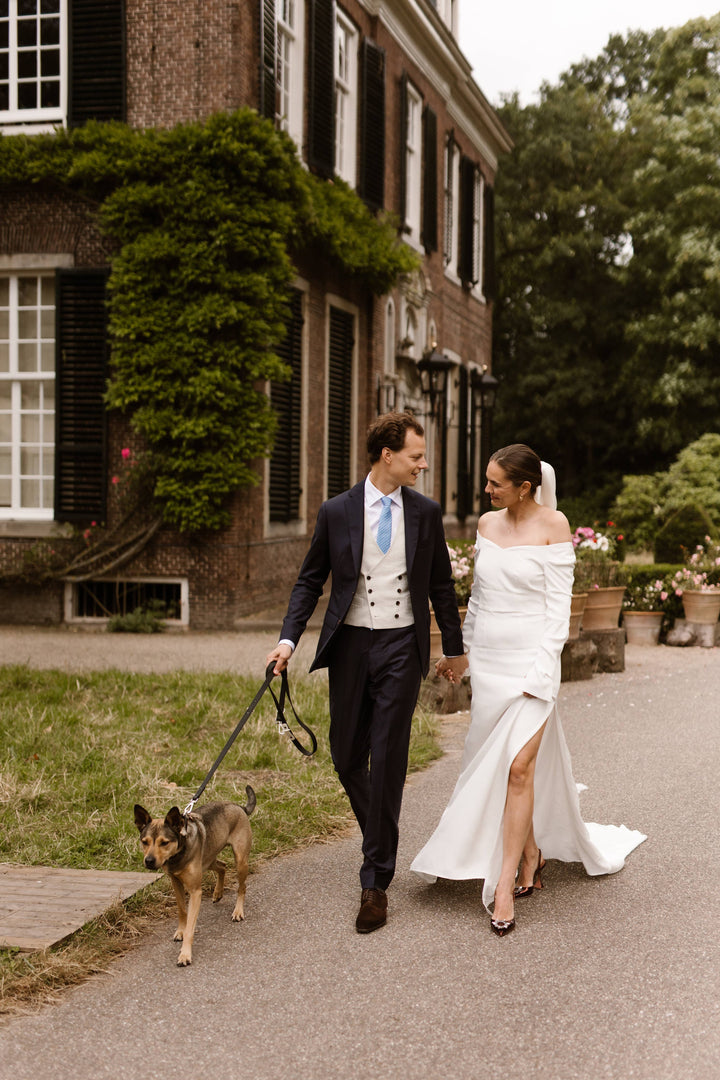 The Fritz Collar : Black Tie White Sand